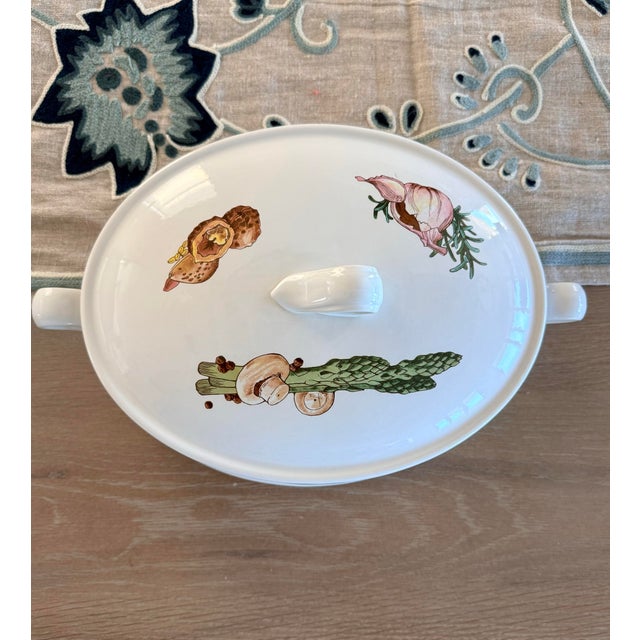 Ceramic Vintage Wedgwood Covered Casserole Dish For Sale - Image 7 of 12