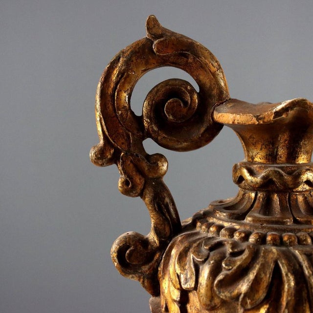 Italian Baroque Vase in Carved Gilded Wood For Sale - Image 6 of 8