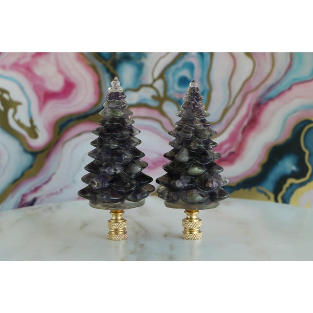 Add an unexpected pop of holiday cheer to the top of your favorite table lamp with this designer lamp finial, hand-crafted...