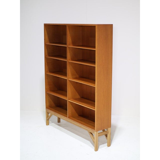 1960s Vintage Danish China Bookcase in Oak by Børge Mogensen for FDB Møbler, 1960s For Sale - Image 5 of 12
