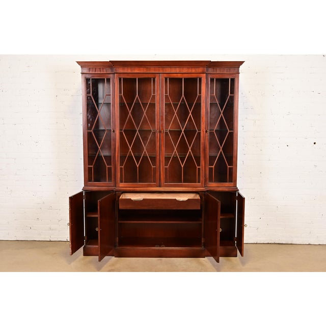 Baker Furniture Historic Charleston Georgian Inlaid Mahogany Lighted Breakfront Bookcase Cabinet For Sale In South Bend - Image 6 of 14