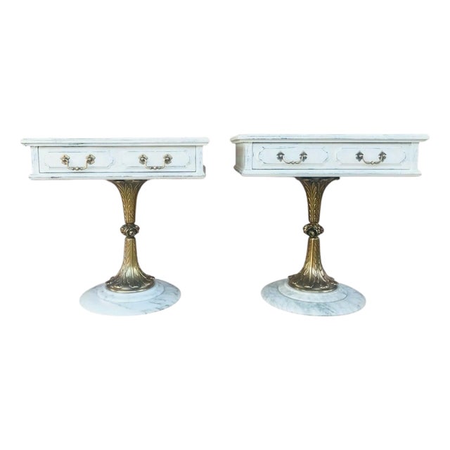 Pair of Neoclassical Pedestal Nightstands, Mid-20th century For Sale