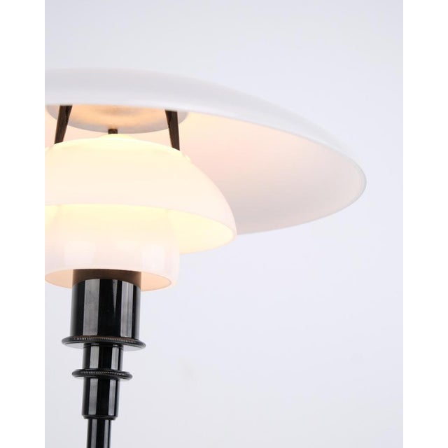Louis Poulsen Model PH 3/2 Table Lamp in Black Metallised Brass attributed to Poul Henningsen for Louis Poulsen For Sale - Image 4 of 10