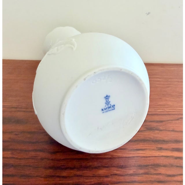 German Vase in Biscuit Porcelain by M. Frey for AK Kaiser, 1970s For Sale - Image 6 of 10