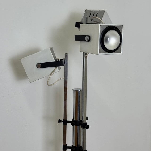 Metal Floor Lamp with 3 Cubic Spotlights in Chromed Steel by Pat Hoffman for Lucitalia, 1970s For Sale - Image 7 of 16