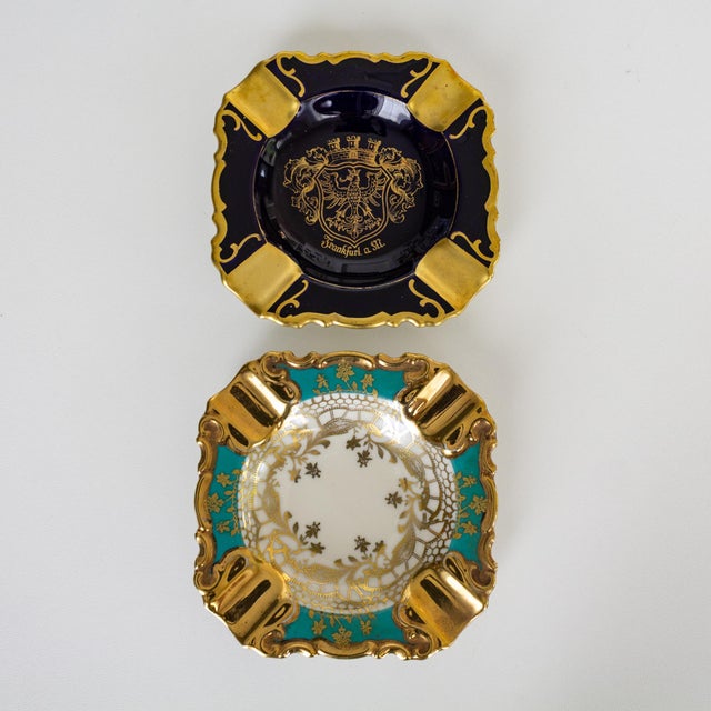 Traditional Pair of 20th Century Bavarian Porcelain Ashtrays For Sale - Image 3 of 11