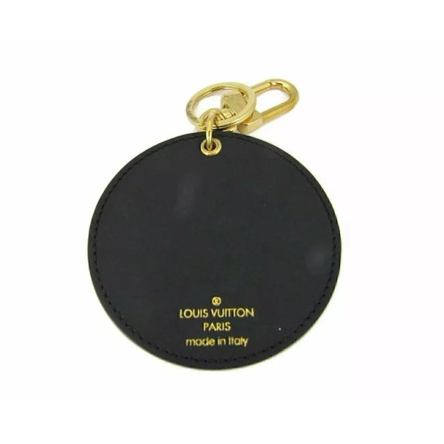 Animal Skin Louis Vuitton White Vernis Nail Polish Key Holder Bag Charm For Sale - Image 7 of 10