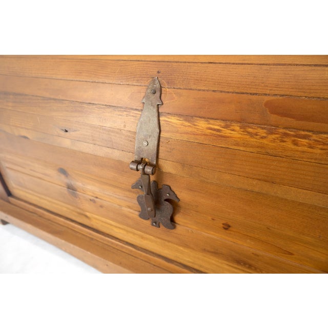 Barrel Shape Top Vintage Pine Wood Trunk Chest MINT For Sale - Image 12 of 17