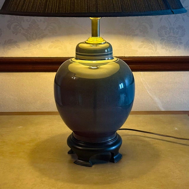 Vintage Hollywood Regency Ombre Ceramic Ginger Jar Table Lamp With Navy Pleated Shade For Sale - Image 9 of 11