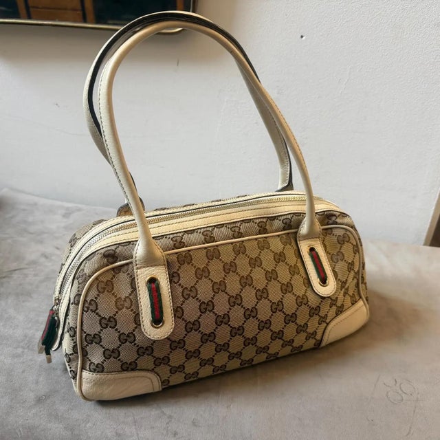 Gucci A 2006 Gucci Princy Sherry Line Gg Canvas Shoulder Bag For Sale - Image 4 of 18