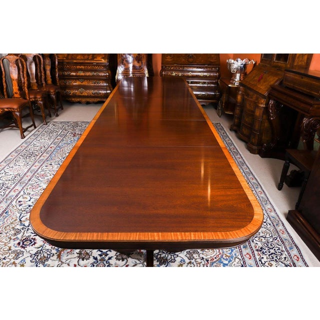 Vintage Regency Revival Triplepillar Crossbanded Dining Table, 20th Century For Sale - Image 16 of 18