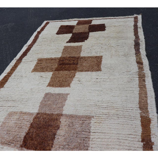 Vintage Turkish Tulu Runner With Ivory Field and Layered Brown Cross Motifs For Sale - Image 4 of 12