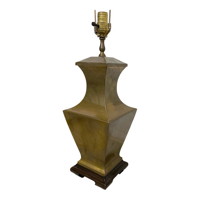 Vintage Mid-Century Chinese Style Brass Table Lamp For Sale