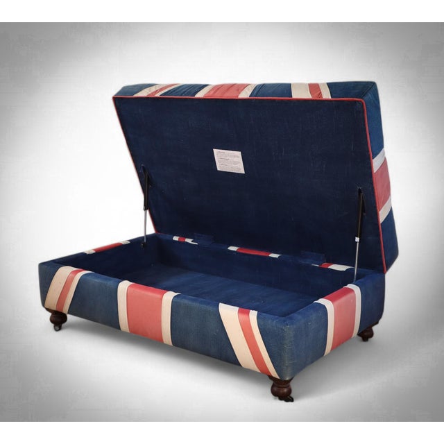 Up for grabs here is a stunning footstool coffee table by timothy oulton halo. Sitting on beautiful bun feet, this...