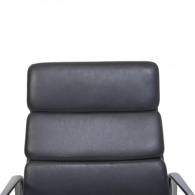 EA-219 Office Chair in Grey Leather by Charles Eames For Sale - Image 3 of 18