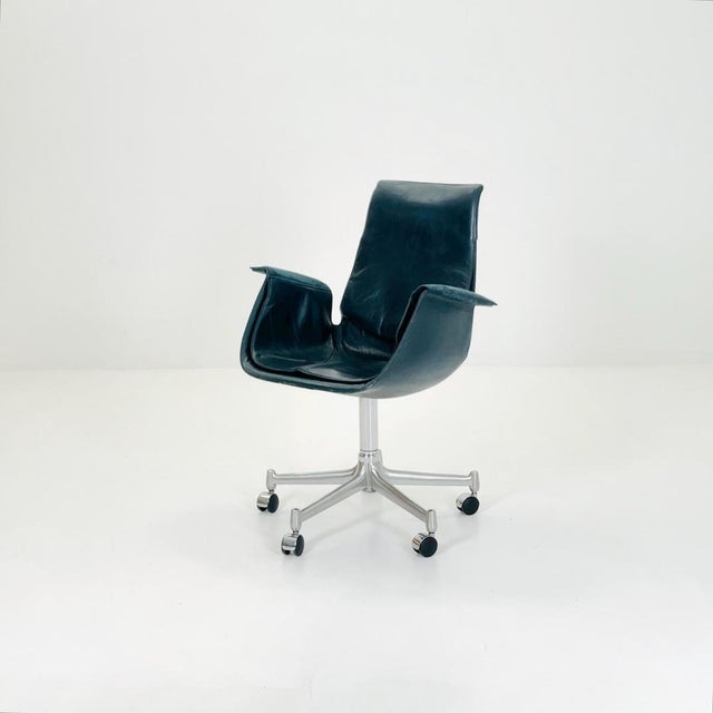 A stunning example of 1970s Danish design, this Model 6727 Tulip Desk Chair was created by the renowned duo Preben...