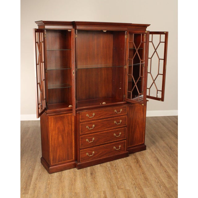 Traditional Henkel Harris Georgian Style Inlaid Mahogany Breakfront Bookcase For Sale - Image 3 of 18
