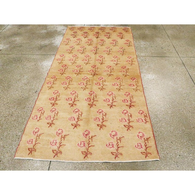 Rustic Galerie Shabab Collection Mid-20th Century Turkish Anatolian Rug For Sale - Image 3 of 8