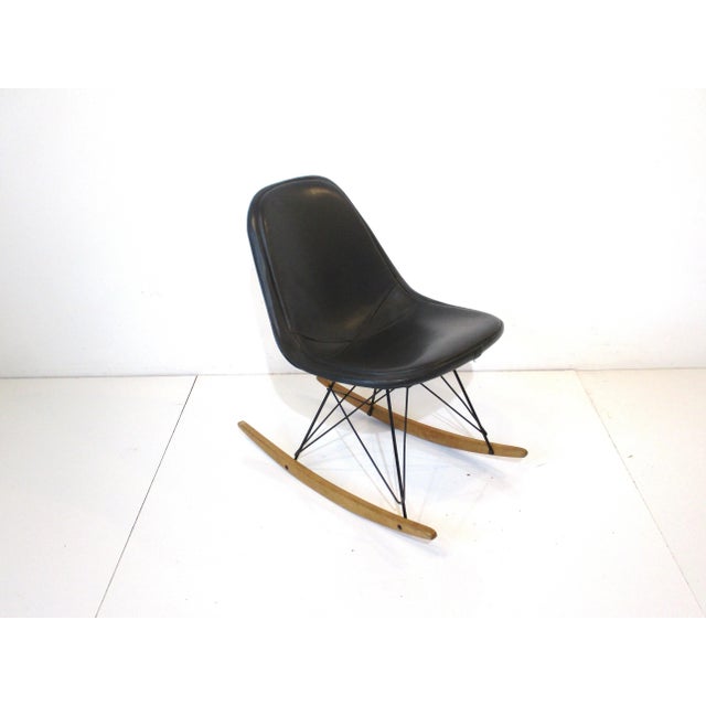 Mid-Century Modern Early Eames Upholstered Wire Rocking Chair for Herman Miller For Sale - Image 3 of 13