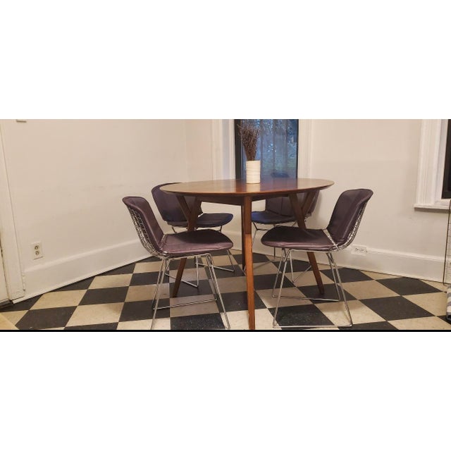 Iconic, classic, never not great. These go for $900 each at DWR, without the covers. Very good condition. Six chairs, nice...