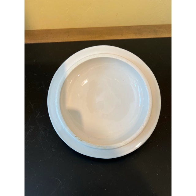 Ivory 1990s Italian Renaissance Revival Faience Trinket Box For Sale - Image 8 of 12