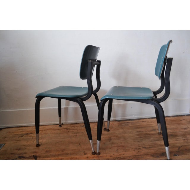 1970s Vintage Fiberglass Desk Chairs/ American Desk Manufacturing/ Industrial Seating - Set of 2 For Sale - Image 9 of 12