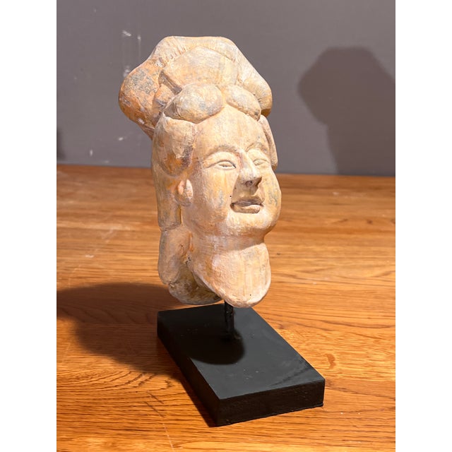 Vintage Han Dynasty Style Painted Terracotta Head Bust of Noblewomen on the Stand For Sale - Image 4 of 12