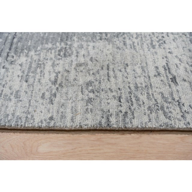 Gray 10x14 Versatile Freya Gray Silver Abstract Contemporary Handmade Wool Carpet Rug For Sale - Image 8 of 11