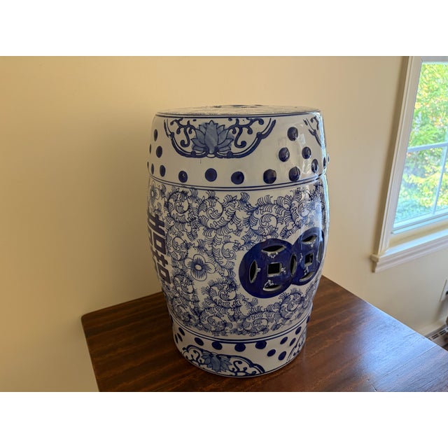 Late 20th Century Blue and White Porcelain Chinoiserie Chinese Garden Stool or Side Table For Sale - Image 4 of 10