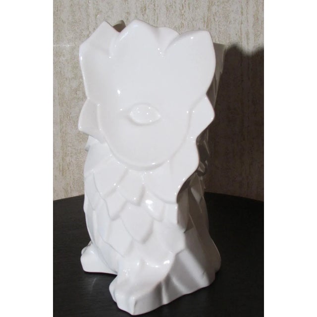 Vintage French Ceramic Vase, in Good conditions. Designed 1920 to 1949