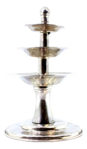 Waterfall-Shaped Silver Spice Rack with Plates and Circular Base with Frieze