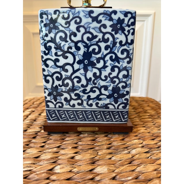 1990s Vintage Ralph Lauren 1990’s Blue & White Porcelain Table Lamp With Linen Shade For Sale - Image 5 of 18