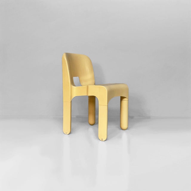 Cream Italian Space Age Cream Chairs by Joe Colombo for Kartell, 1970s, Set of 2 For Sale - Image 8 of 18