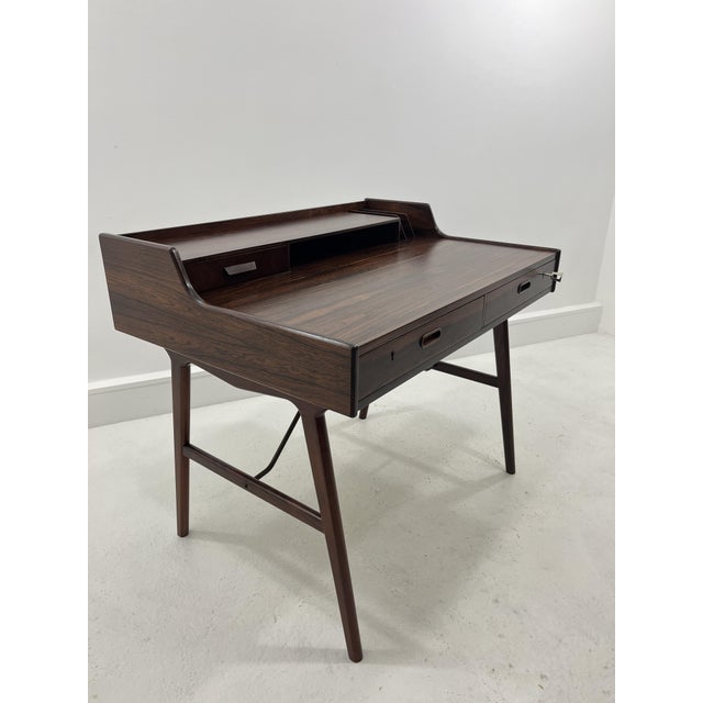 1950s Danish Model 56 Desk in Rosewood by Arne Wahl Iversen for Vinde Mobelfabrik, 1960s For Sale - Image 5 of 18