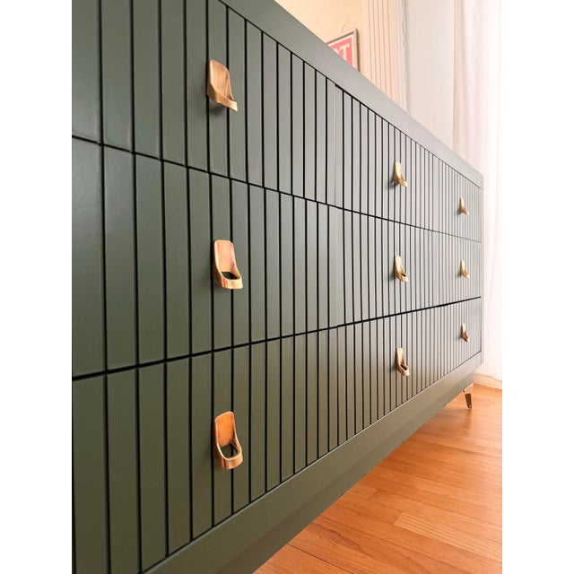 Mid-Century Modern 1960s Green Fluted Mid-Century Bassett Refinished Credenza/Buffet For Sale - Image 3 of 8