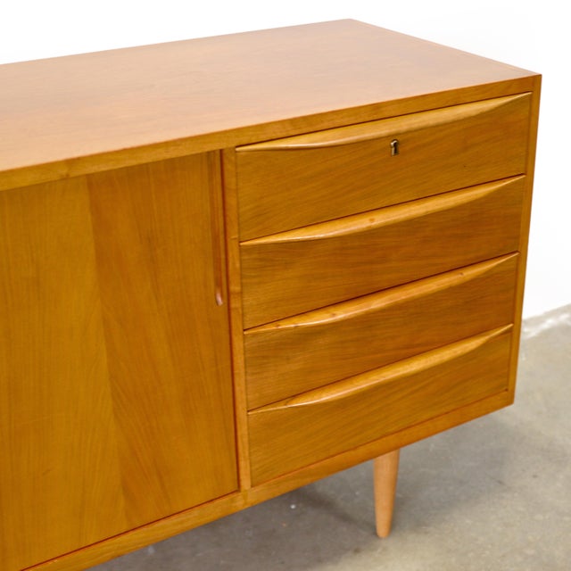 1950s Deutsche Werkstätten Hellerau Oak Sideboard Designed by Franz Ehrlich For Sale - Image 11 of 17
