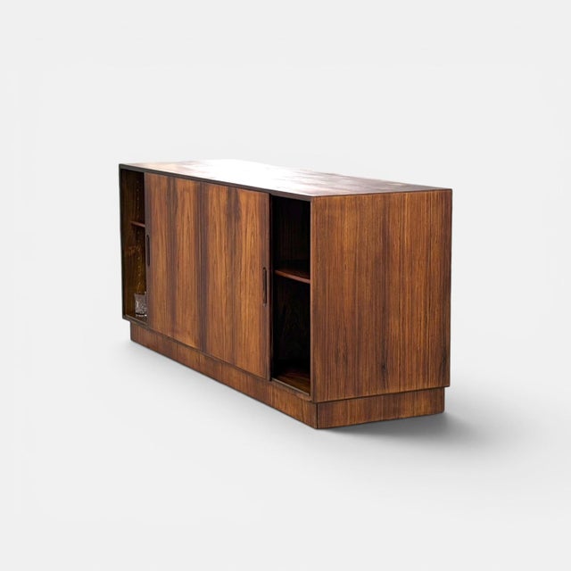 Mid-Century Modern Danish Rosewood Sideboard in the style of Ejvind A. Johansson, 1960s For Sale - Image 3 of 18