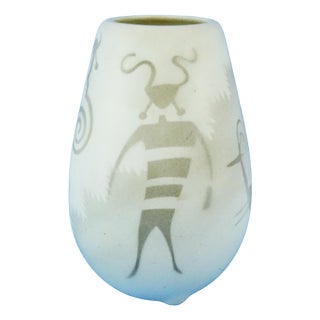 20th Century Modernist Navajo Ceramic Vase with Native American Decoration from Melvin Redhorse, United States, 1970s For Sale