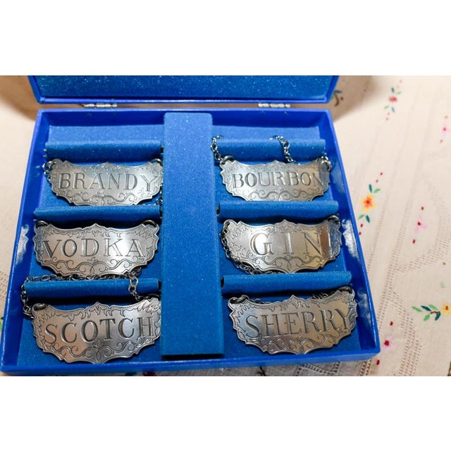 1970s 1970s Stieff Pewter Decanter Labels Historic Newport Reproduction in Original Box For Sale - Image 5 of 7