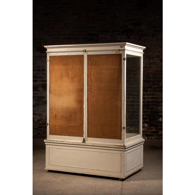 American Vintage Glass-Front Retail Display Showcase Cabinet For Sale - Image 3 of 5
