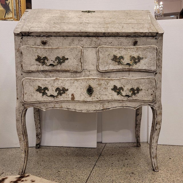 Provencal Louis XV Style Chest of Drawers, France, 19th Century For Sale - Image 5 of 18