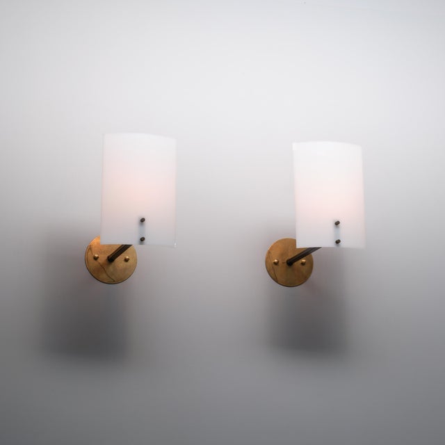 Vintage Italian Brass Sconces with Curved White Diffusers, 1950s, Set of 2 For Sale - Image 4 of 9