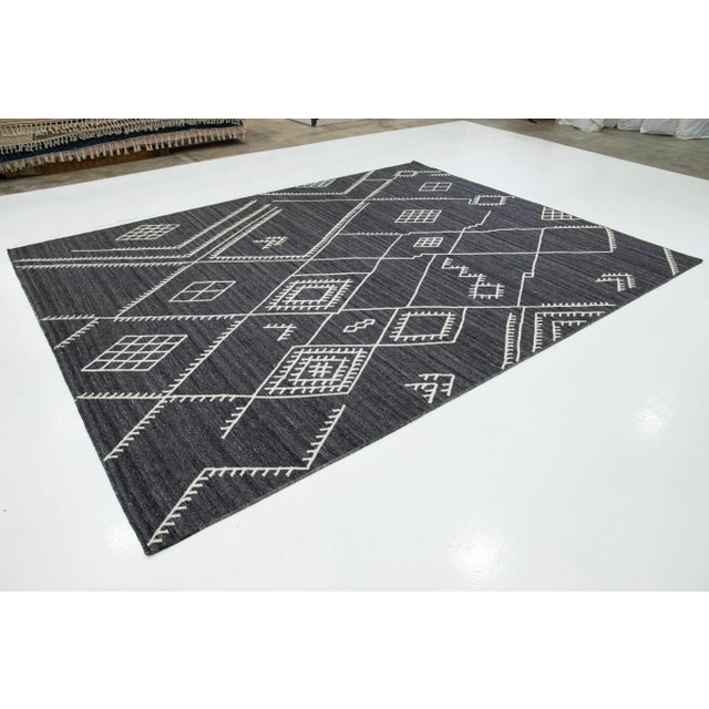 Apadana's Nantucket Collection Flatweave Kilim Designed Wool Rug in Dark Gray For Sale - Image 4 of 10