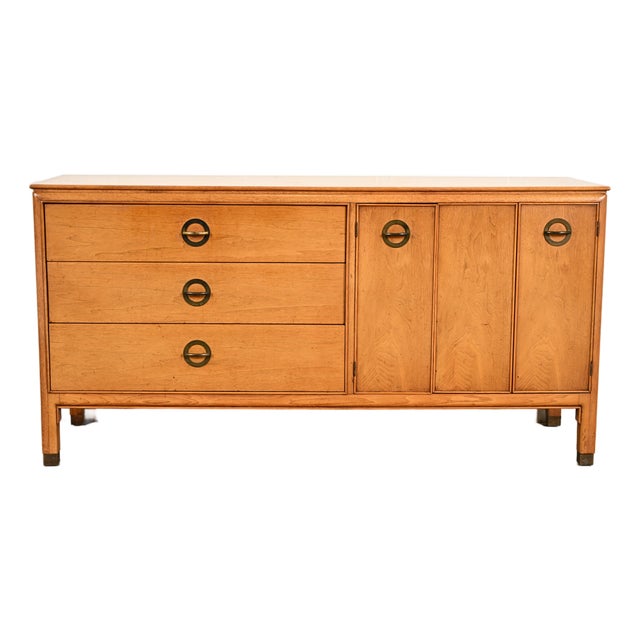 Century Furniture Mid-Century Modern Hollywood Regency Walnut Sideboard Credenza, Circa 1960s For Sale