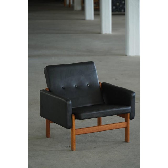 Easy Chair in Oak and Leather by Jørgen Bækmark for FDB Møbler, Denmark, 1960s For Sale - Image 14 of 18