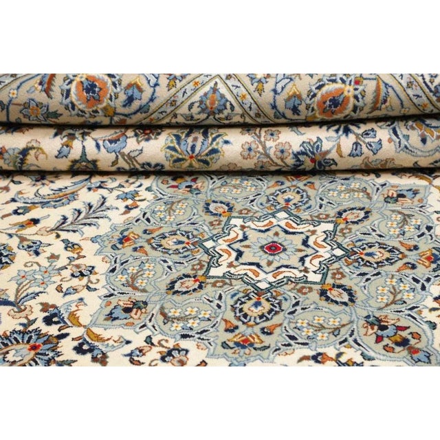 Kashan Hand-Knotted Rug in Wool For Sale - Image 10 of 11