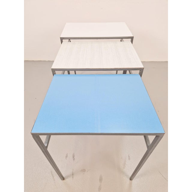 Mid-Century Modern Vintage Mimi Nesting Tables in Metal and Teak by Formica, 1960s, Set of 3 For Sale - Image 3 of 11