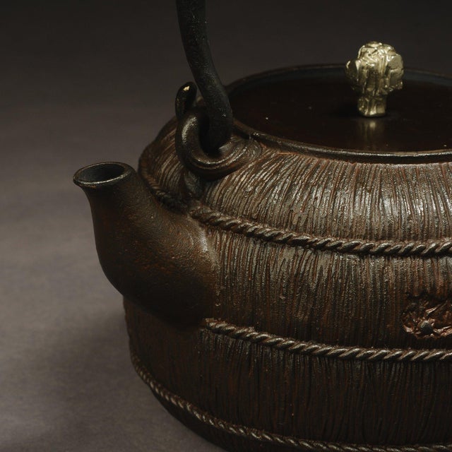 Showa Tetsubin Traditional Kettle, Japan, 20th Century, 1930s For Sale - Image 6 of 13