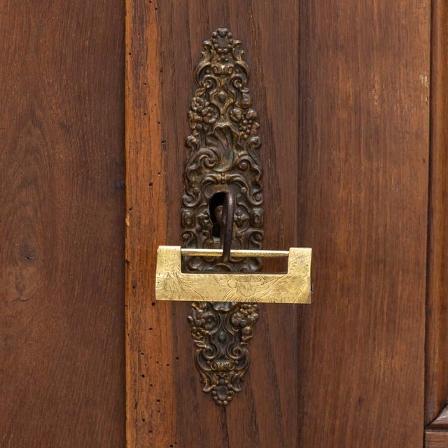 Beautiful antique engraved brass lock from China, early 1900s. Solid brass lock with lovely engraved detail. Original pin...