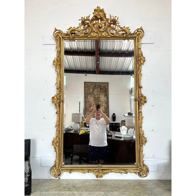 19th Century 19th Century French Louis XV Carved and Giltwood Mirror With Crest For Sale - Image 5 of 18